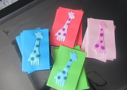 DIY的宝宝生日邀请卡