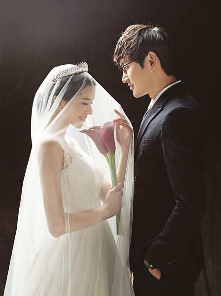 结婚请柬什么时候送是最好！